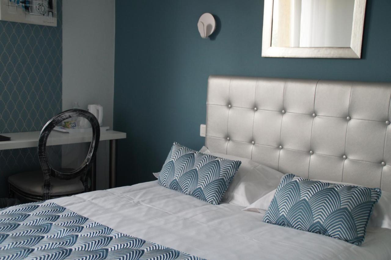 Hotel Logis De La Bruyere 3*