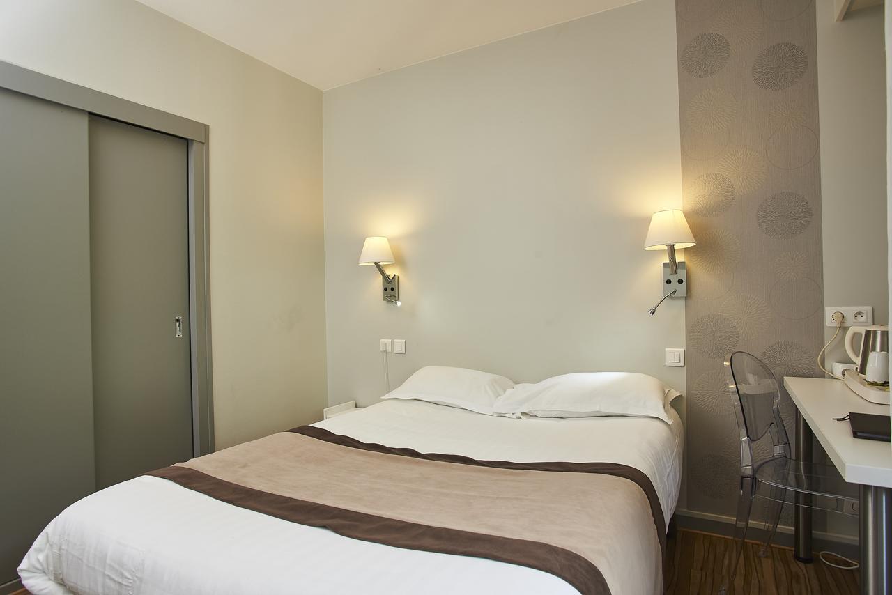 Hotel Logis De La Bruyere 3*